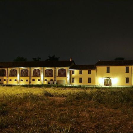 Agriturismo Cavrigo Lodi Bagian luar foto