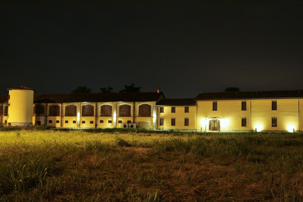 Agriturismo Cavrigo Lodi Bagian luar foto