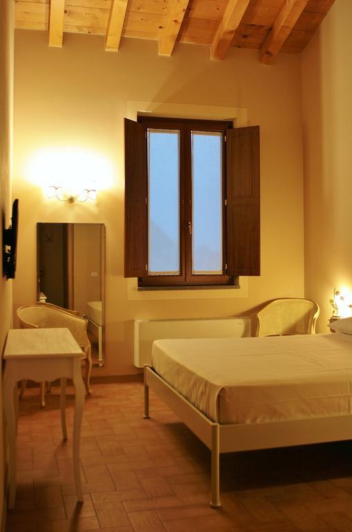 Agriturismo Cavrigo Lodi Ruang foto