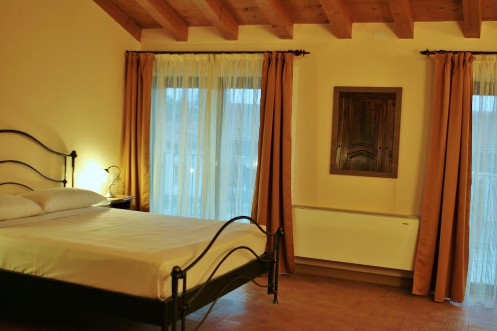 Agriturismo Cavrigo Lodi Ruang foto